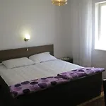 Ivo Apartman Rab Town